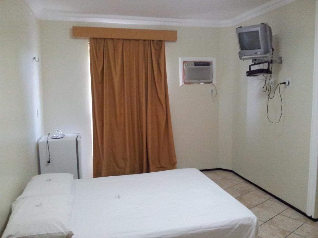 Hugo Plaza Hotel Sobral Exteriör bild